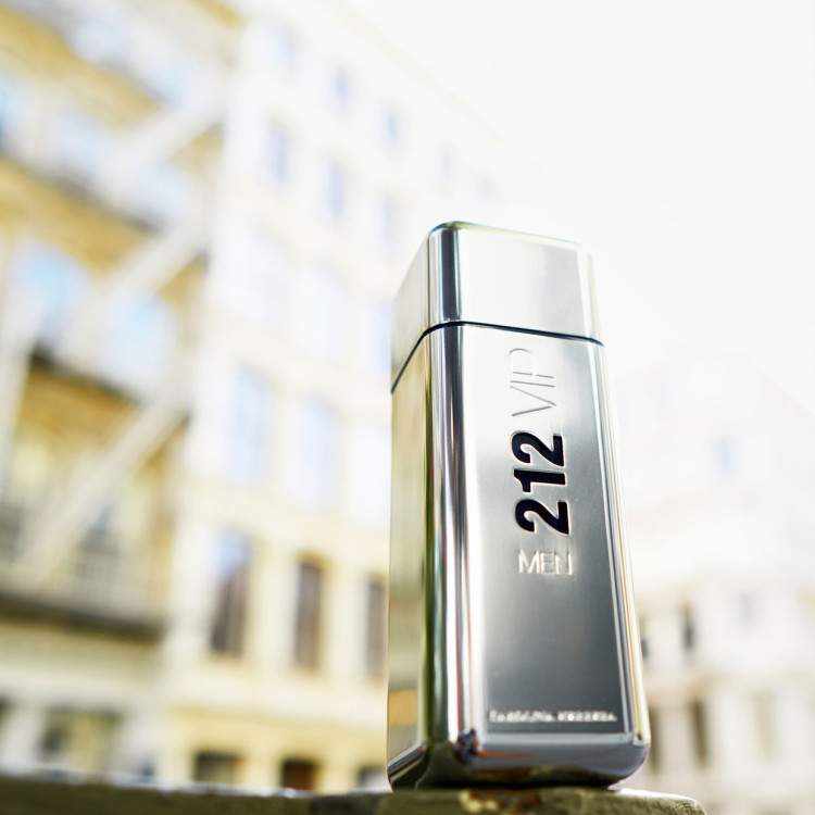 ادکلن کارولینا هررا 212 VIP (وی آی پی ) عطر و اسانس