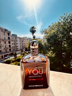 ادکلن جورجیو آرمانی استرانگر ویت یو ابسولوتلی عطر و اسانس | Giorgio Armani Stronger with You Absolutely